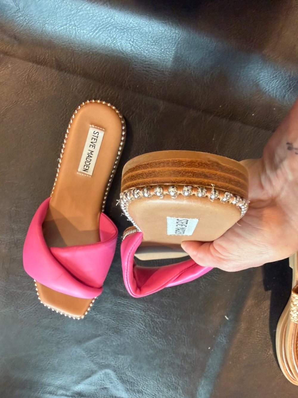 Steve Madden Rayne Pink Flat Sandals 8 M Silver Beading - Picture 4 of 10